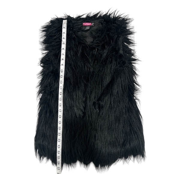 Say What Faux Fur Black Vest - Picture 4 of 9